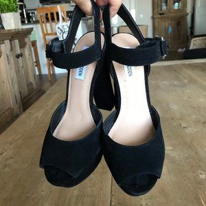 Steve Madden Jilly Suede Heels in Black